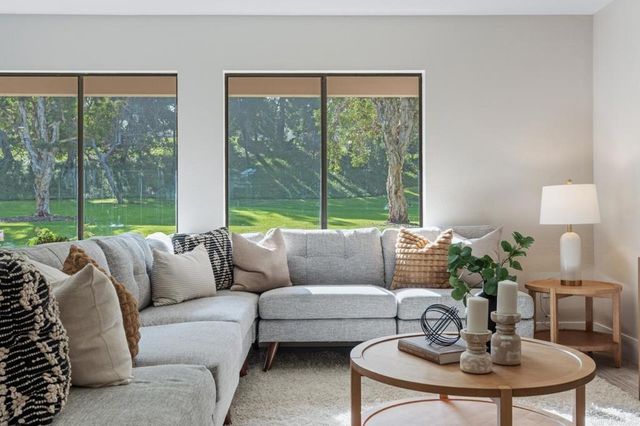 2705 Via Cardel, Carlsbad, CA 92010