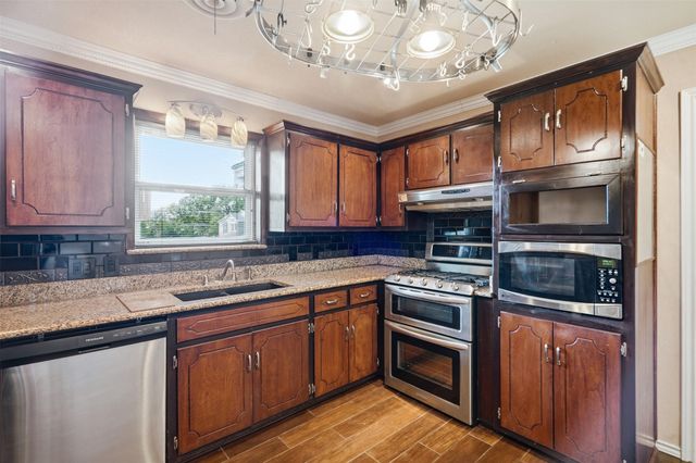206 Mcanear Street, Cleburne, TX 76033