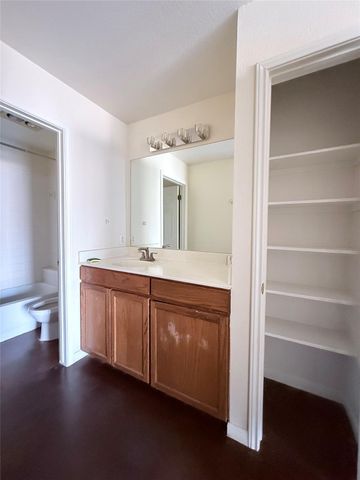 8621 Talyne Chaise CIR B, Austin, TX 78729