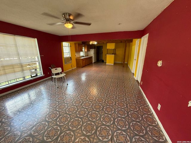 378 N San Ignacio, San Antonio, TX 78237