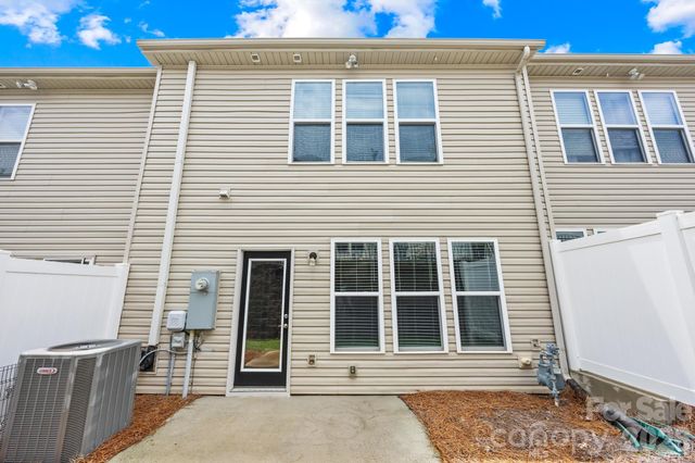 2459 Diplomat Lane, Charlotte, NC 28210