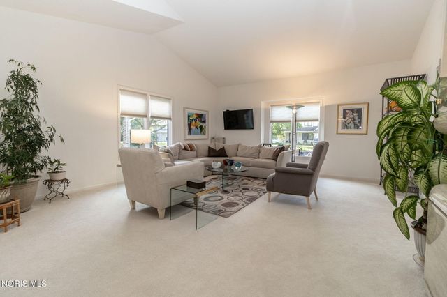6740 Monarch Drive, Sylvania, OH 43560