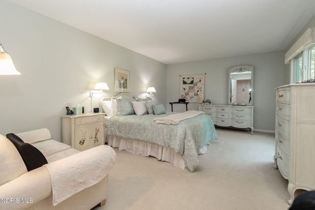 6740 Monarch Drive, Sylvania, OH 43560