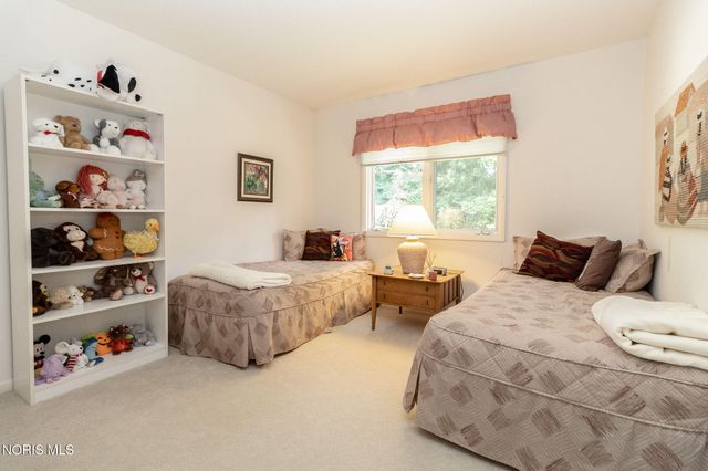 6740 Monarch Drive, Sylvania, OH 43560