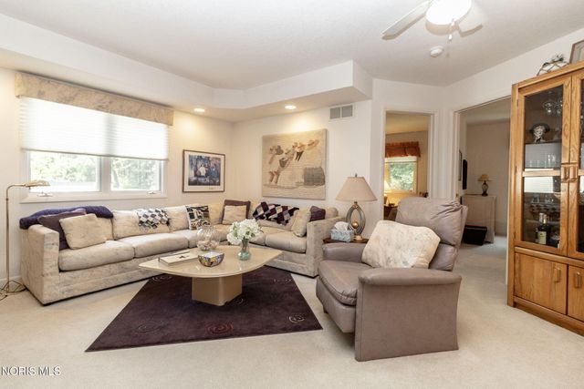 6740 Monarch Drive, Sylvania, OH 43560