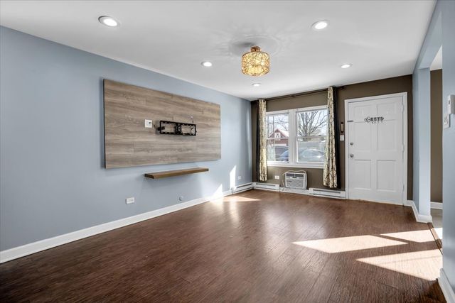 18333 Wentworth Avenue 7, Lansing, IL 60438