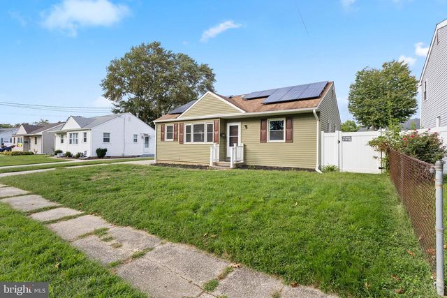 31 FARNSWORTH AVE, Maple Shade, NJ 08052