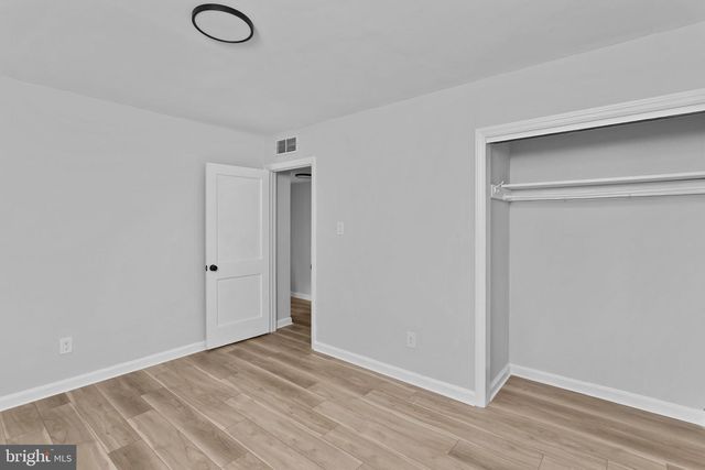 31 FARNSWORTH AVE, Maple Shade, NJ 08052