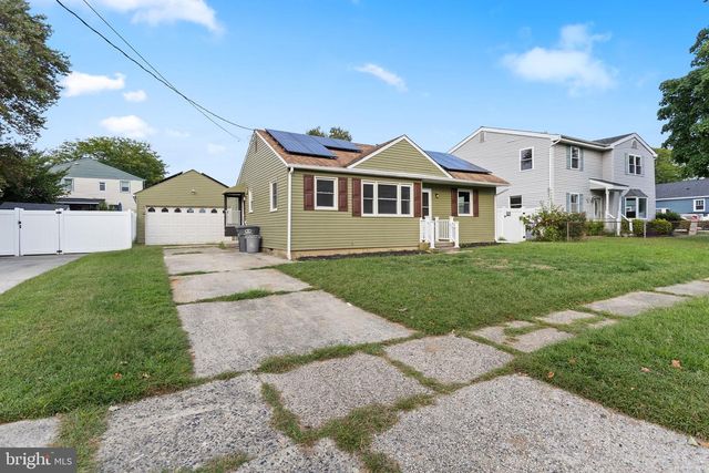 31 FARNSWORTH AVE, Maple Shade, NJ 08052
