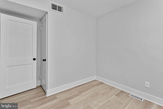 31 FARNSWORTH AVE, Maple Shade, NJ 08052
