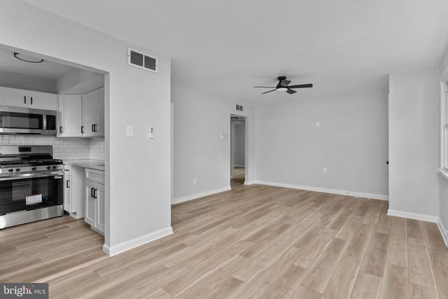 31 FARNSWORTH AVE, Maple Shade, NJ 08052