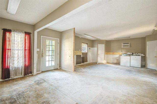 508 E 2nd Street, Sweeny, TX 77480