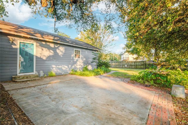 508 E 2nd Street, Sweeny, TX 77480