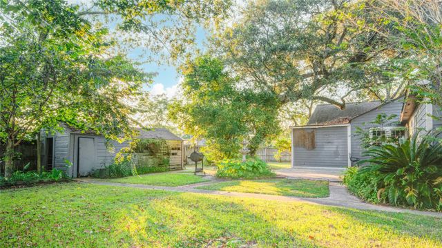 508 E 2nd Street, Sweeny, TX 77480