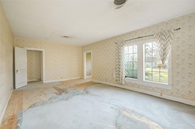 508 E 2nd Street, Sweeny, TX 77480