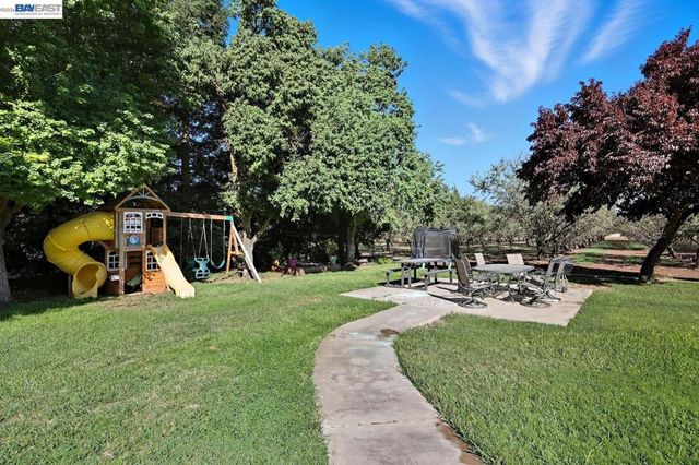 10638 Toews Ave, Le Grand, CA 95333