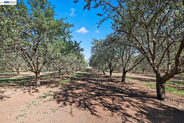 10638 Toews Ave, Le Grand, CA 95333