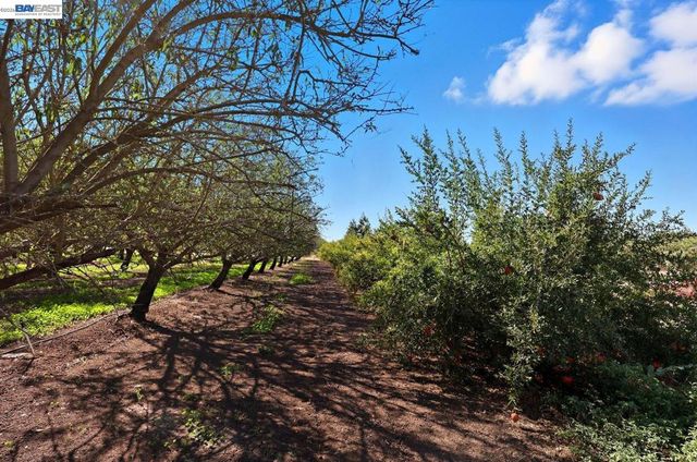 10638 Toews Ave, Le Grand, CA 95333