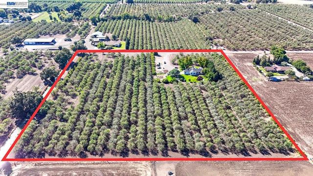 10638 Toews Ave, Le Grand, CA 95333