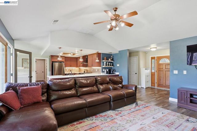 10638 Toews Ave, Le Grand, CA 95333