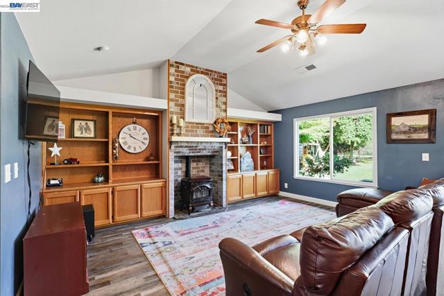 10638 Toews Ave, Le Grand, CA 95333