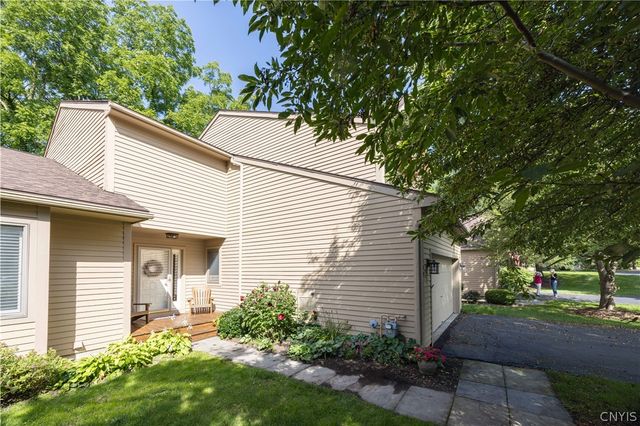 109 White Heron Circle, Manlius, NY 13066