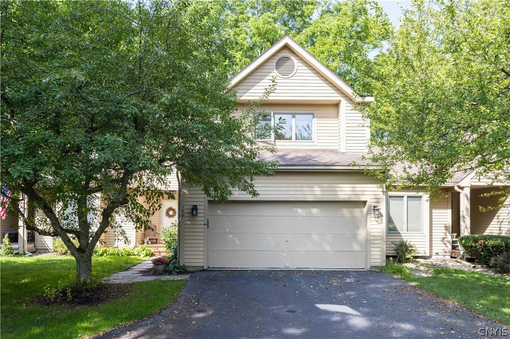 109 White Heron Circle, Manlius, NY 13066