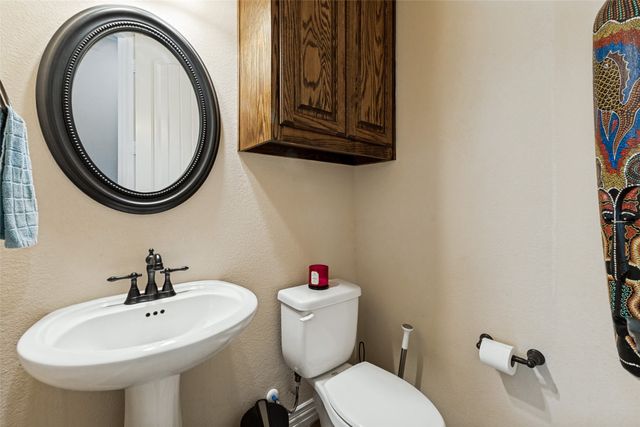 2211 Eriksson Lane, Dallas, TX 75204