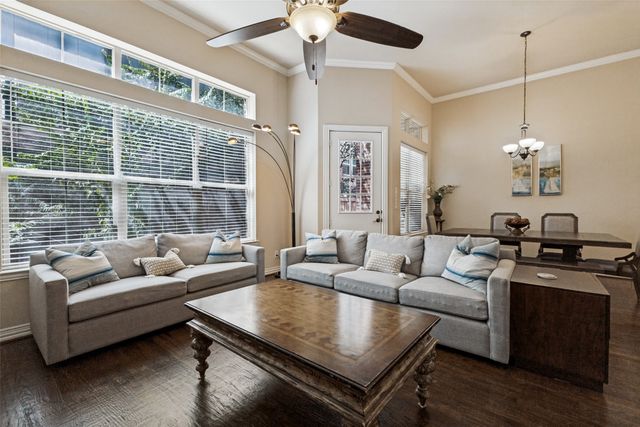 2211 Eriksson Lane, Dallas, TX 75204