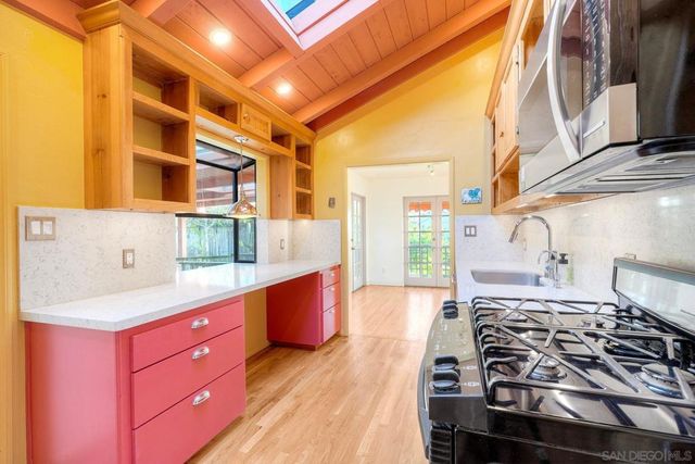 1029 Cornish Dr, San Diego, CA 92107