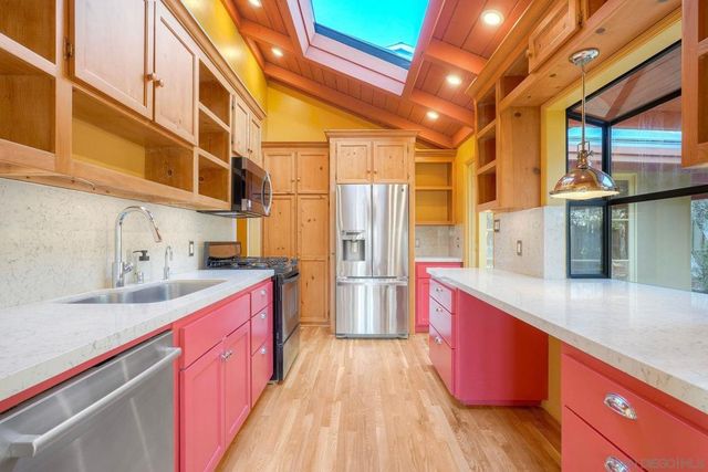 1029 Cornish Dr, San Diego, CA 92107