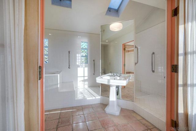 1029 Cornish Dr, San Diego, CA 92107