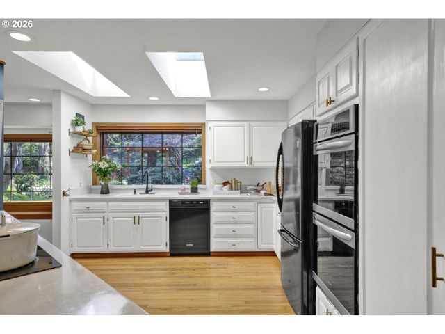 89366 DAHLIN Rd, Florence, OR 97439