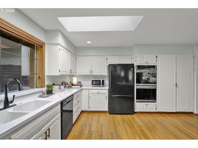 89366 DAHLIN Rd, Florence, OR 97439