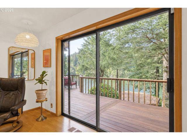 89366 DAHLIN Rd, Florence, OR 97439