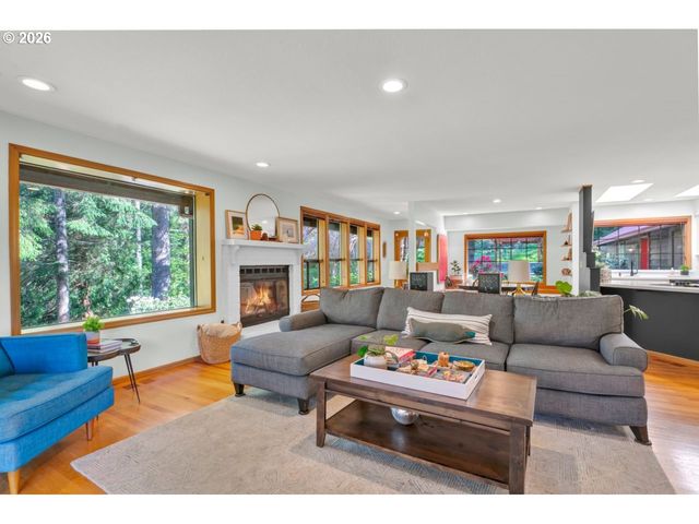 89366 DAHLIN Rd, Florence, OR 97439