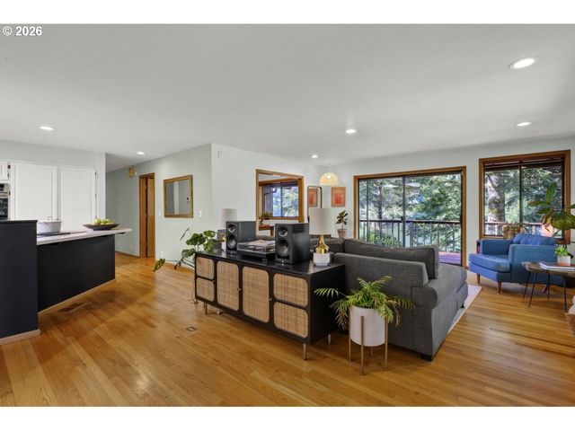 89366 DAHLIN Rd, Florence, OR 97439