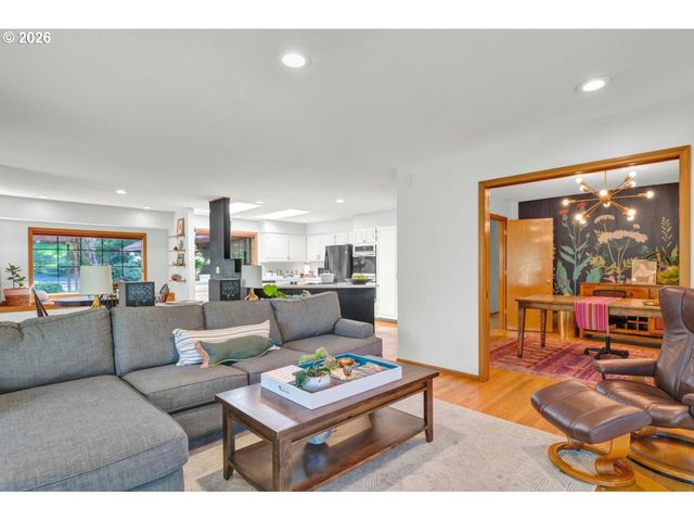 89366 DAHLIN Rd, Florence, OR 97439