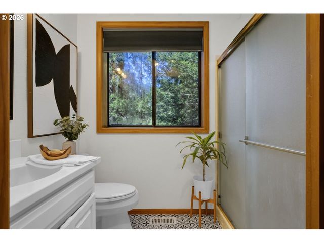 89366 DAHLIN Rd, Florence, OR 97439