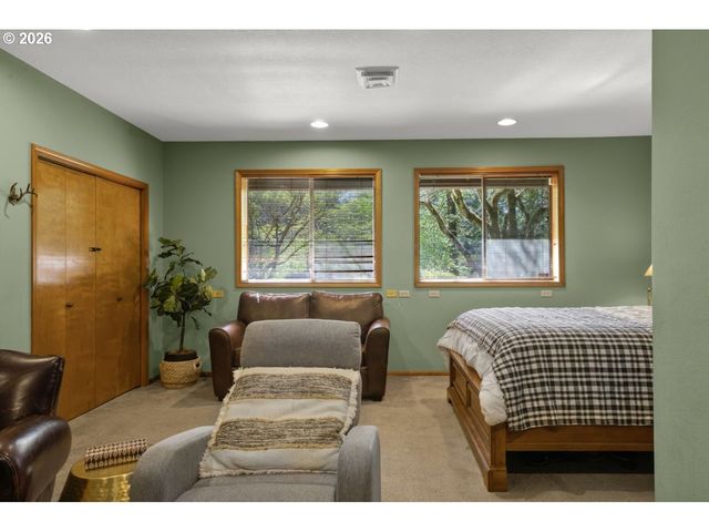 89366 DAHLIN Rd, Florence, OR 97439