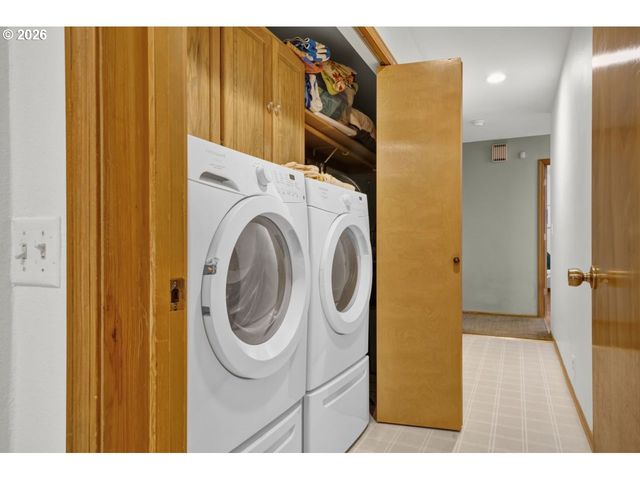 89366 DAHLIN Rd, Florence, OR 97439