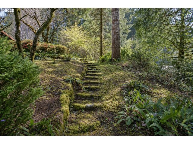 89366 DAHLIN Rd, Florence, OR 97439