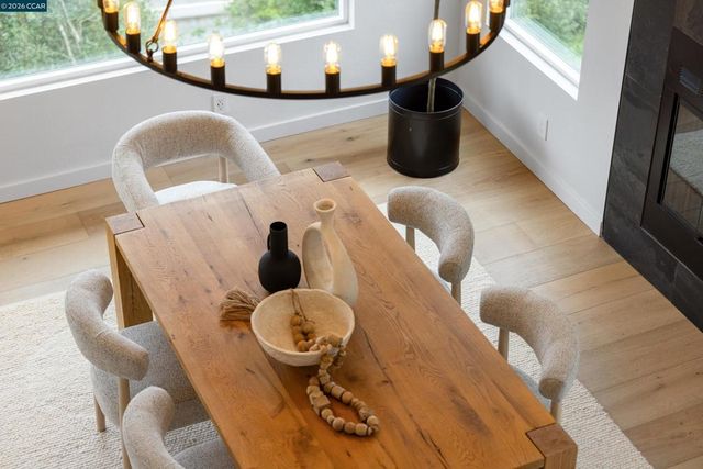 5 Wanda Ln, Orinda, CA 94563