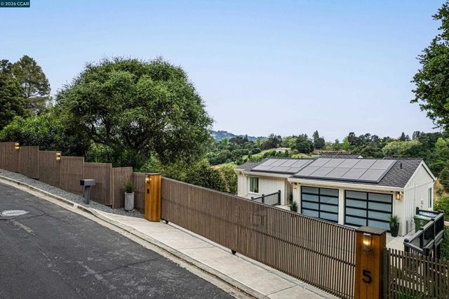 5 Wanda Ln, Orinda, CA 94563