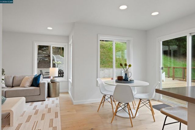 5 Wanda Ln, Orinda, CA 94563