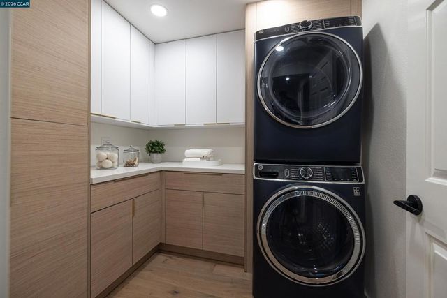 5 Wanda Ln, Orinda, CA 94563