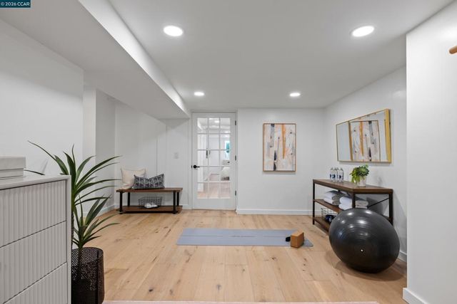 5 Wanda Ln, Orinda, CA 94563