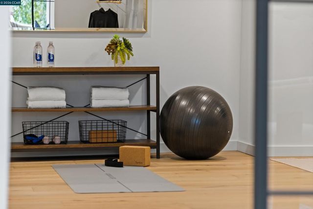 5 Wanda Ln, Orinda, CA 94563