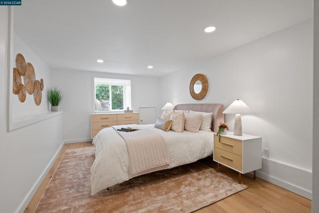 5 Wanda Ln, Orinda, CA 94563