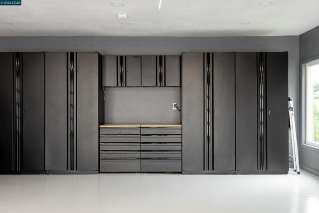 5 Wanda Ln, Orinda, CA 94563